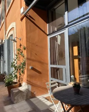 Un Oasis Au Coeur De La Vieille Ville, Classe 4 Etoiles Montpellier Exterior photo